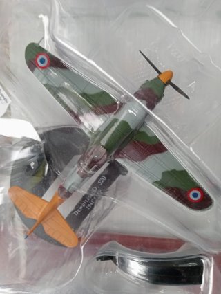 Maqueta avión Dewoitine D.520