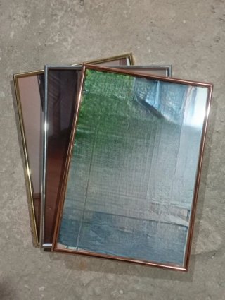 Marcos de fotos diferentes colores y tamaños