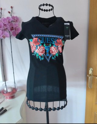Camiseta Guess Negra Estampado Floral