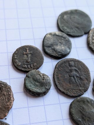 Lote Curioso Monedas Pequeñas