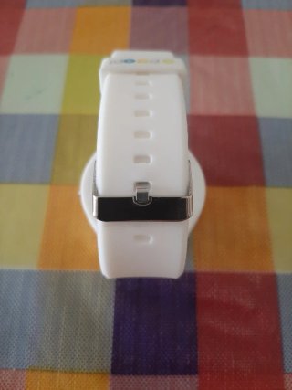 Reloj analógico opoopi nuevo sin estrenar.