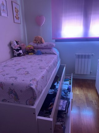 Dormitorio infantil con cama nido