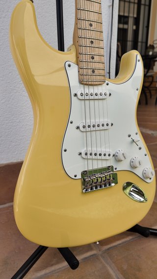 Fender Stratocaster Player Mexican Buttercream