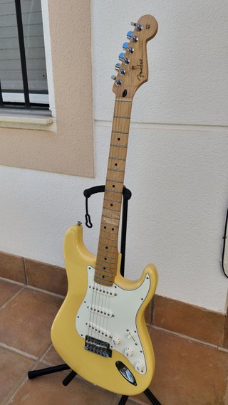 Fender Stratocaster Player Mexican Buttercream