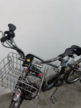 Bicicleta Eléctrica Urbana con Cesta