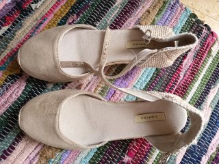 Alpargatas cuña beige