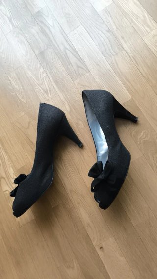 Zapatos de tacón negros Serena