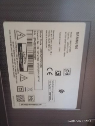 Televisor Negro con Averíade 65 pulgadas