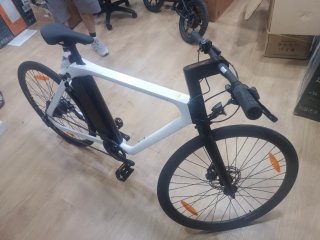 Bicicleta eléctrica NAVEE 250 W