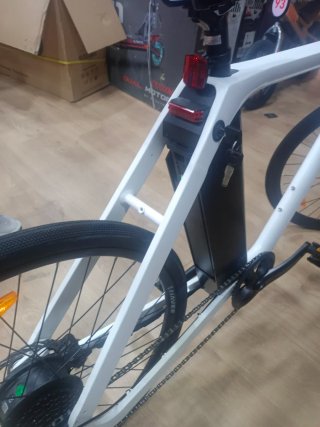 Bicicleta eléctrica NAVEE 250 W