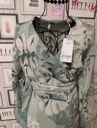 Vestido Guess floral verde y blanco