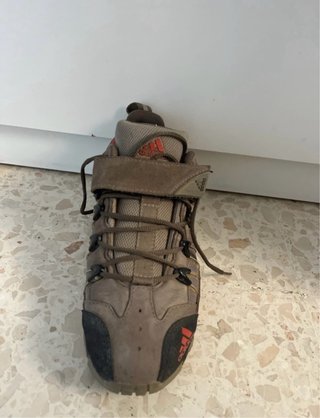 Scarpe Adidas per ciclismo e camminata