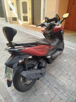 Honda Forza 125cc Maxi Scooter Roja
