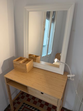 Tocador de madera con espejo,luz y cajón
