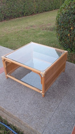 Mesa centro mimbre y cristal