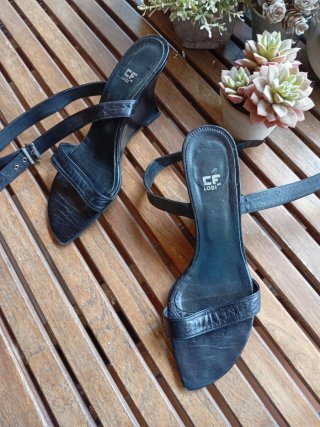 Sandalias cuña piel Lodi negras