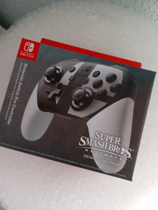 Controller Nintendo Switch Pro Super Smash Bros.