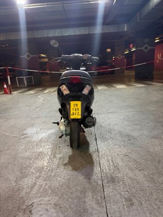 Piaggio Zip Negra Automática