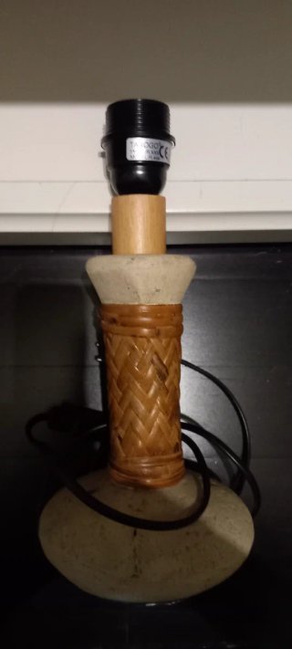Lampada da tavolo vintage pietra e legno