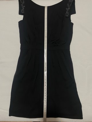 Vestido negro con pedrería