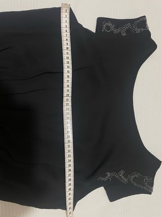 Vestido negro con pedrería