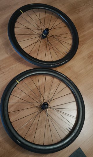 Ruedas Mavic de carbono para bicicleta carretera