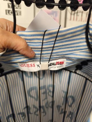 Camisa Guess Talla S Rayas Azul y Blanca