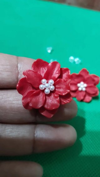 Pendientes rojos flor perlas nuevos