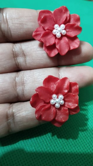 Pendientes rojos flor perlas nuevos