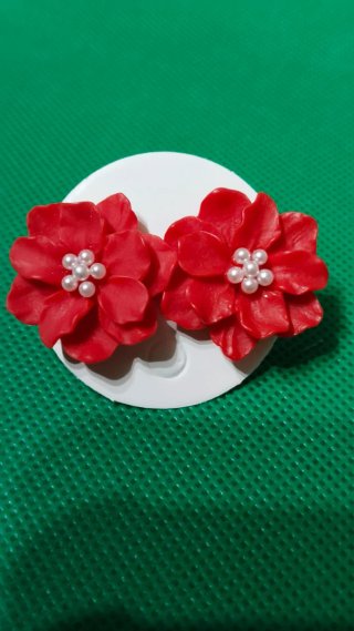 Pendientes rojos flor perlas nuevos