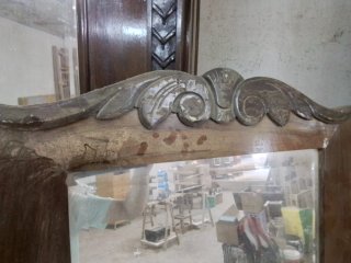 Puerta de espejo vintage de madera