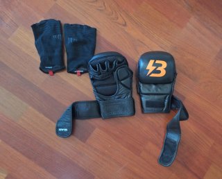 Guantes y muñequeras Blaze MMA