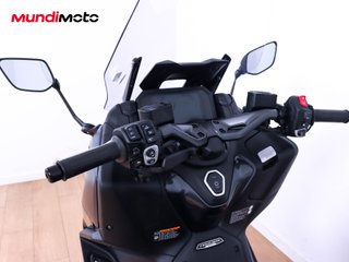 YAMAHA T-MAX 560 TECH MAX
