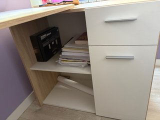 Escritorio de madera en L