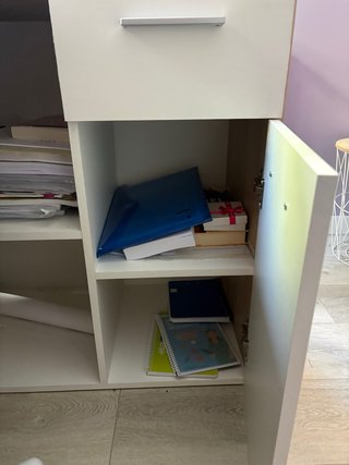 Escritorio de madera en L