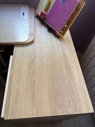 Escritorio de madera en L