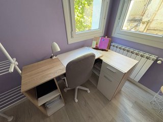 Escritorio de madera en L