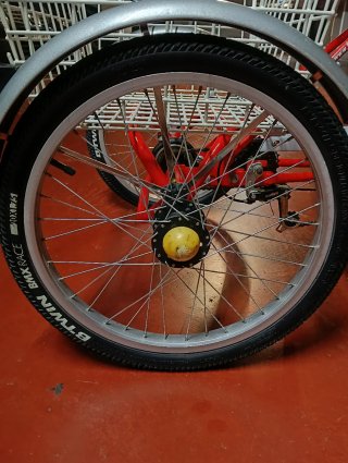 Triciclo per adulti Kentex rosso
