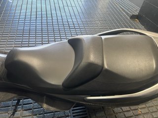 Suzuki Burgman 400 Maxi Scooter Gris