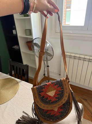 Bolso bandolera camel con flecos sin estrenar