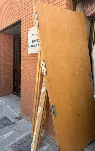 Puerta de seguridad madera