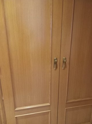 Puertas de madera maciza de Roble. En Jaén.