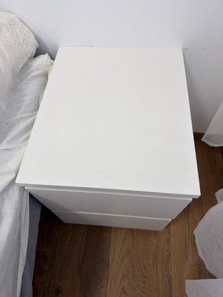 Comodino bianco Ikea disponibile in due