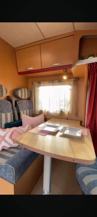 Autocaravana blanca