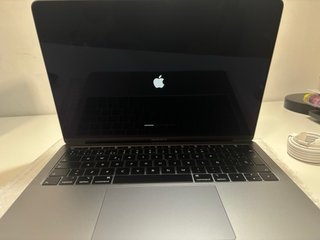 MacBook Air 13 2019 i5 16GB RAM Gris Espacial