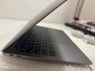 MacBook Air 13 2019 i5 16GB RAM Gris Espacial