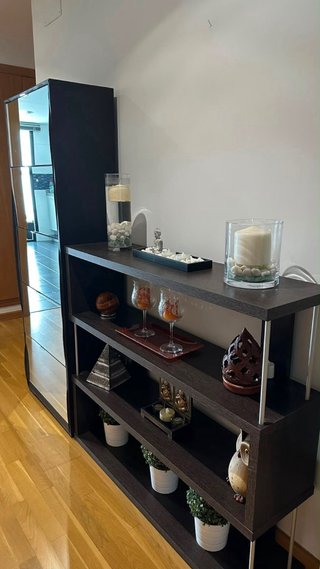 Zapatero con espejo y mueble entrada casa