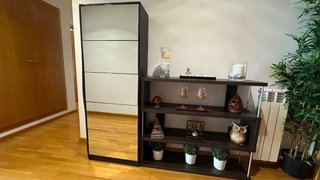Zapatero con espejo y mueble entrada casa