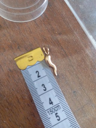 Ciondolo corno portafortuna oro 18 kt