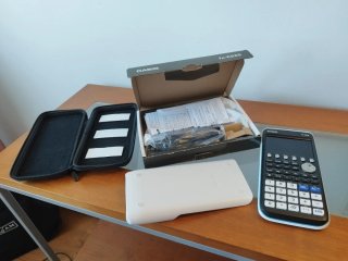 Calculadora Gráfica Casio fx-CG50 + Funda